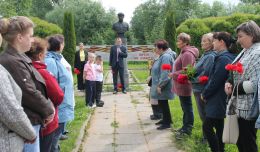 Парфинцы отметили 100-летний юбилей Героя Советского Союза Лёни Голикова.
